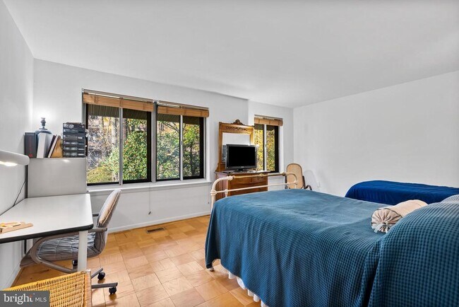 Building Photo - 110 Cross Keys Rd