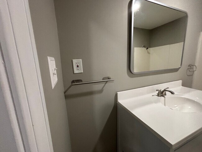 Building Photo - 3546 Debby Dr