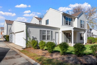 Building Photo - 1093 Symphony Dr