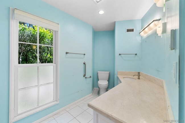 Building Photo - 7330 Brodiaea Way