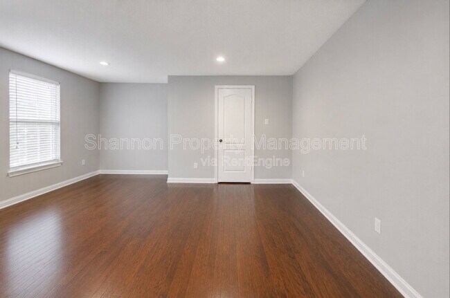 Building Photo - 921 Kern St