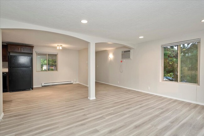 Building Photo - Newly Renovated North End Boise Apartments