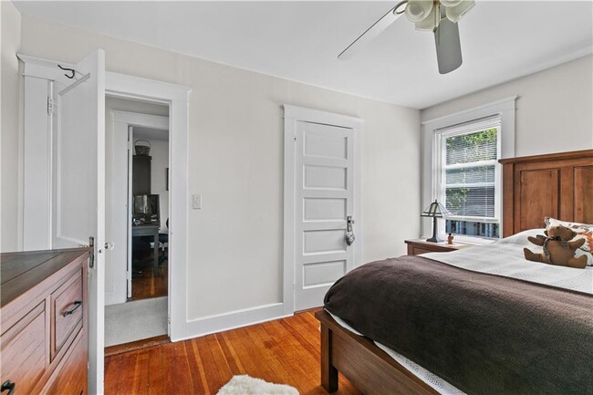 Building Photo - 1042 Anthony Rd