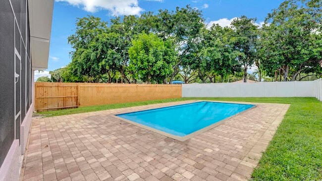 Building Photo - 8071 Stirrup Cay Ct