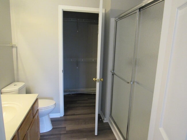 Building Photo - 6288 Lake Springs