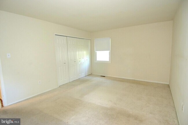 Building Photo - 3717 Irongate Ln