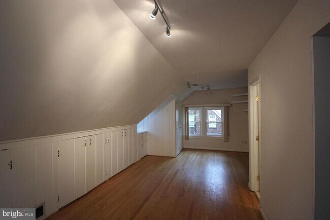 Building Photo - 3931 6th St S