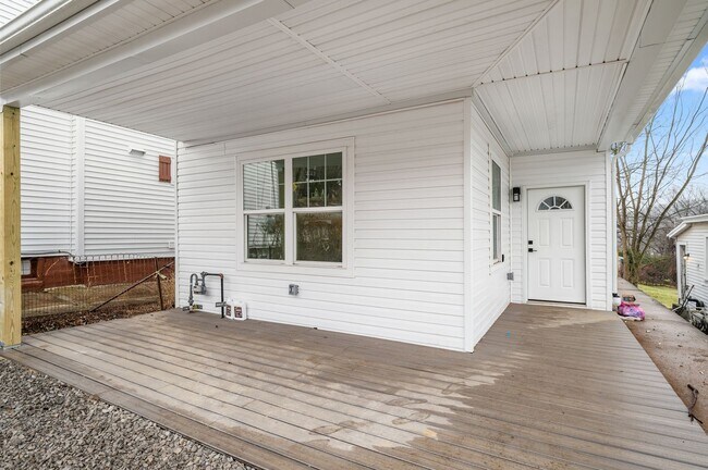 Building Photo - Gorgeous 3 bedroom home in Verona available now!