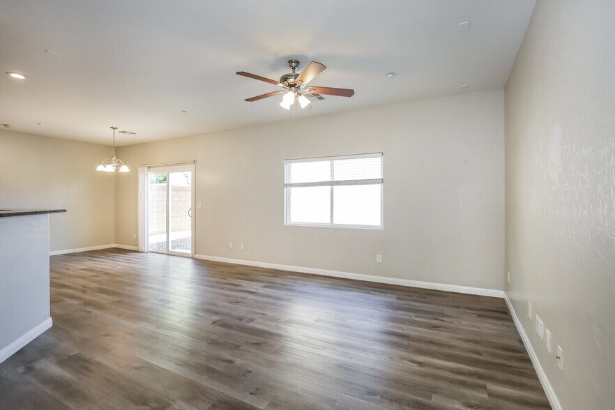 Building Photo - 6204 Joaquin Hills Ct