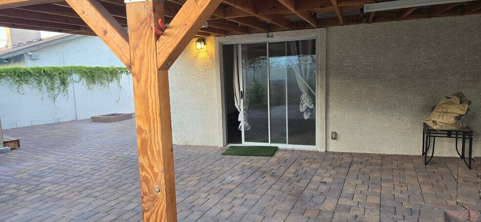Building Photo - 1716 Kiltie Way