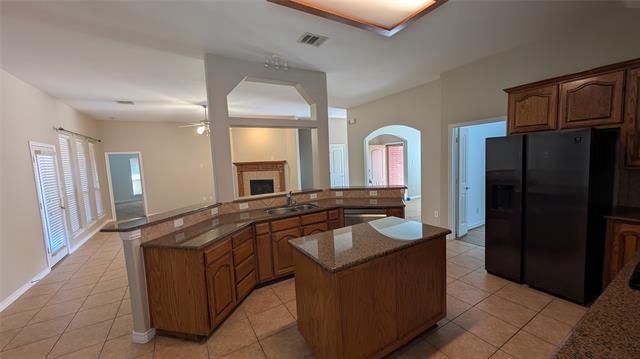 Building Photo - 11250 Luckenbach Dr