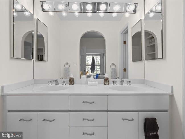 Building Photo - 4725 Rock Spring Rd