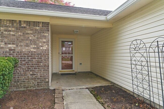 Building Photo - Newly Renovated 3 Bedroom Home in Avon Schools!