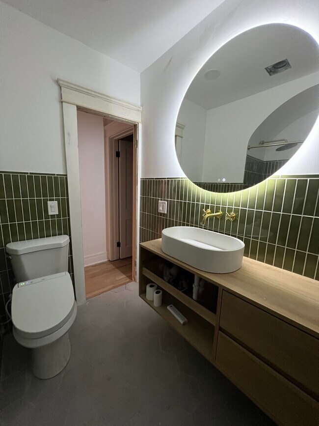 Building Photo - 528 Fellows Ave