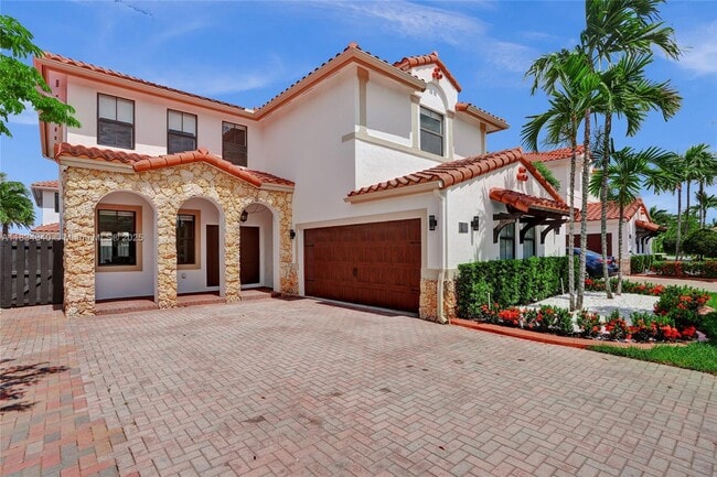 Building Photo - 1007 NW 99th Ct
