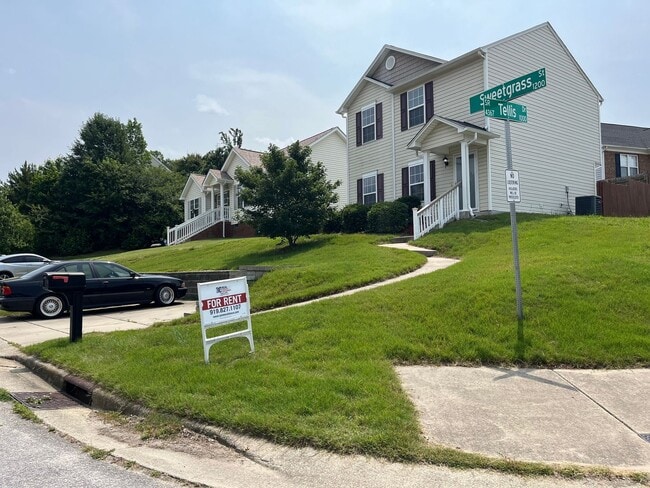 Building Photo - Charming Knightdale Residence, Available Now!