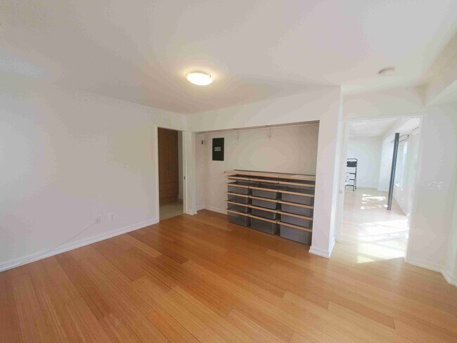 Building Photo - 3623 Woodlawn Ave N