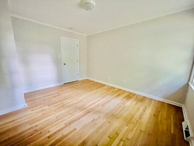 Building Photo - 1601 Echo Ln