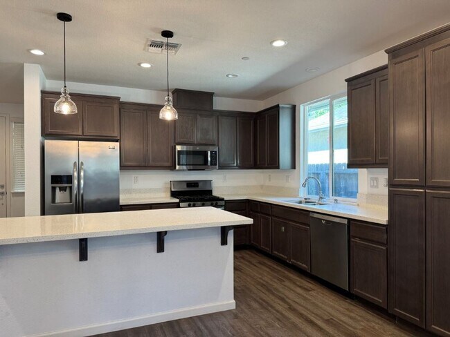 Building Photo - Charming 3-Bedroom, 2-Bath Home in Desirab...