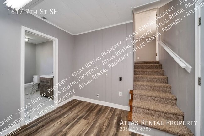 Building Photo - 1617 7th St SE