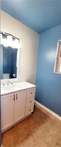 Building Photo - 613 Cedar Dr