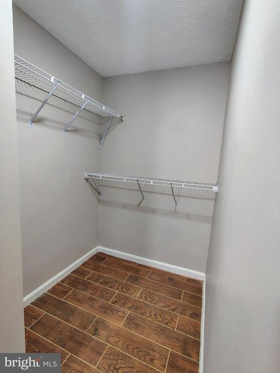 Building Photo - 12407 Hickory Tree Way