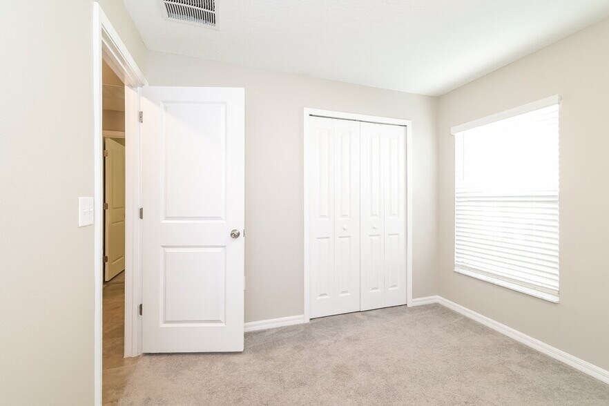 Building Photo - 39886 Dawson Chase Dr