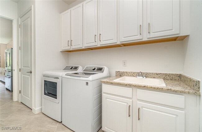 Building Photo - 11664 Canopy Loop