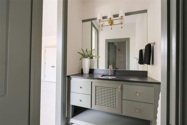 Building Photo - 2816 Evening Stroll Dr