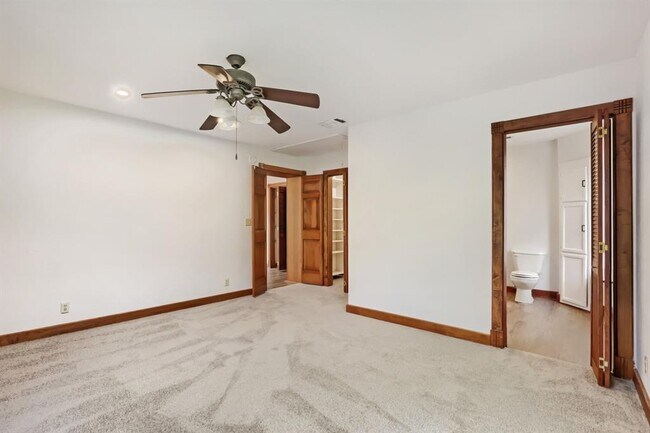 Building Photo - 16109 Awalt Dr