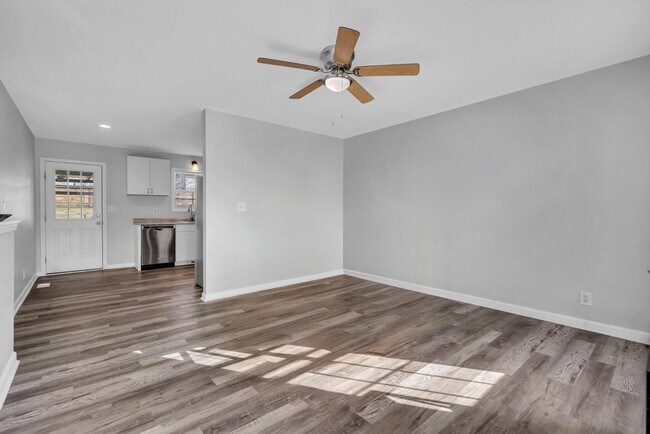 Building Photo - 261 Audrea Ln