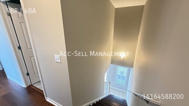 Building Photo - 2125 Orchard Ridge Dr NW