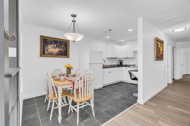 Building Photo - 1321 Parkway Ct