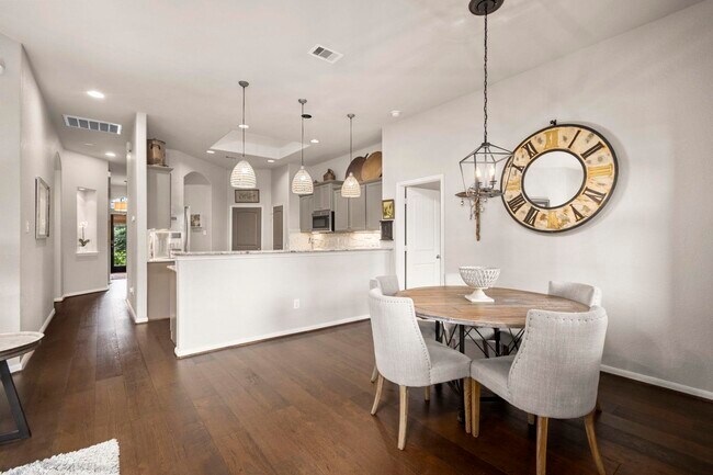 Building Photo - 18918 Cove Mill Ln
