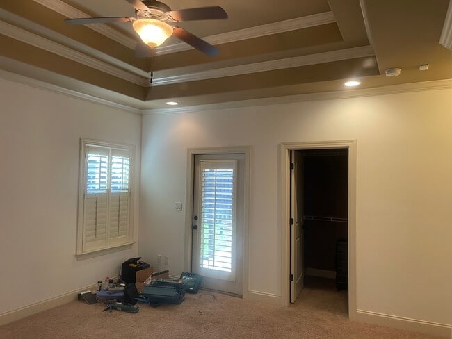 Building Photo - 316 Meadow Way