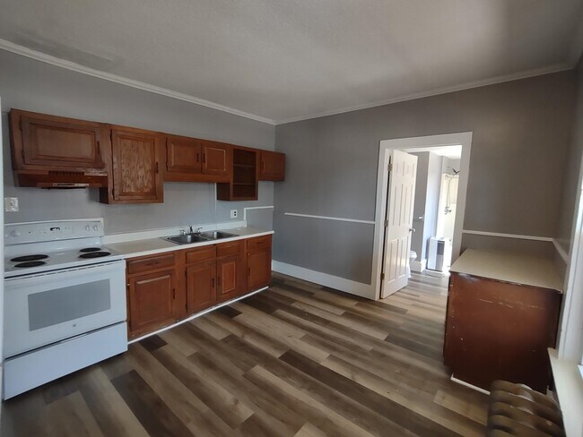 Building Photo - 48 Laurel St