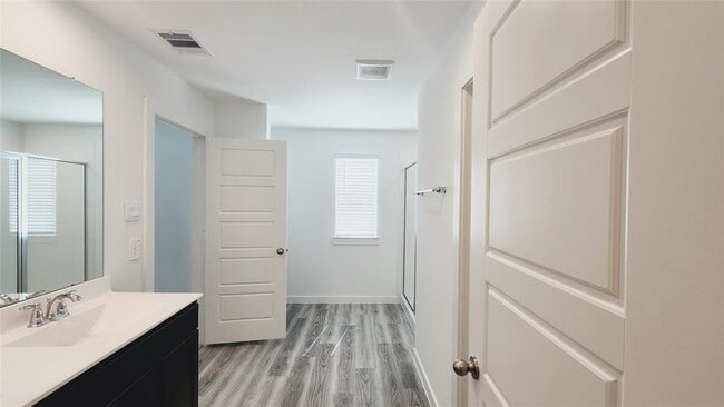 Building Photo - 3217 Creston Gate Dr