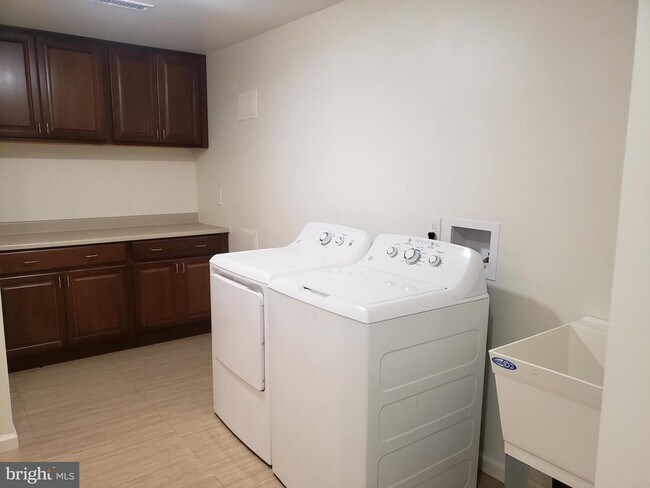 Building Photo - 5732 Lofthill Ct