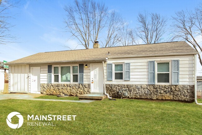 Building Photo - 11805 E Lawndale Ave