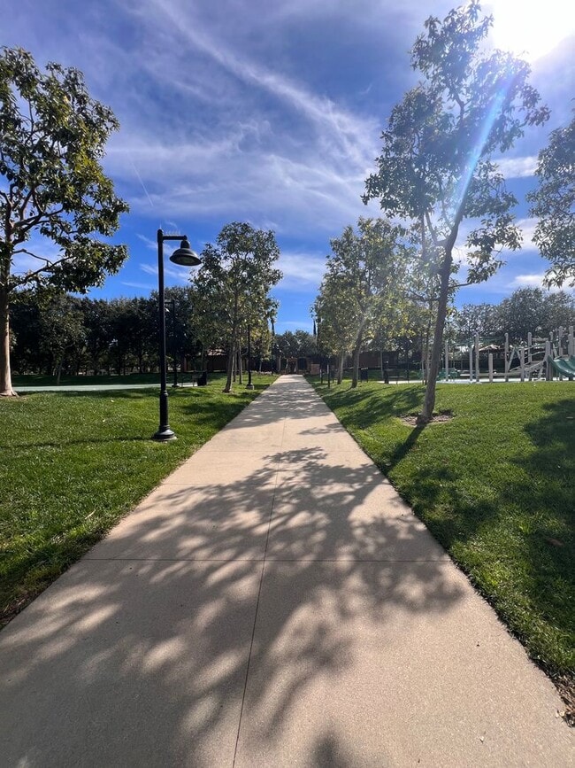 Building Photo - Portola Hills Beauty