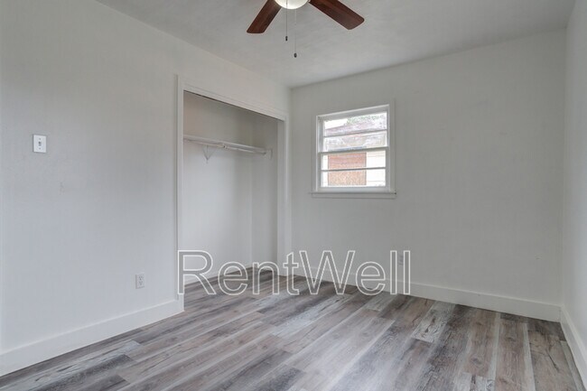 Building Photo - 1612 68th St