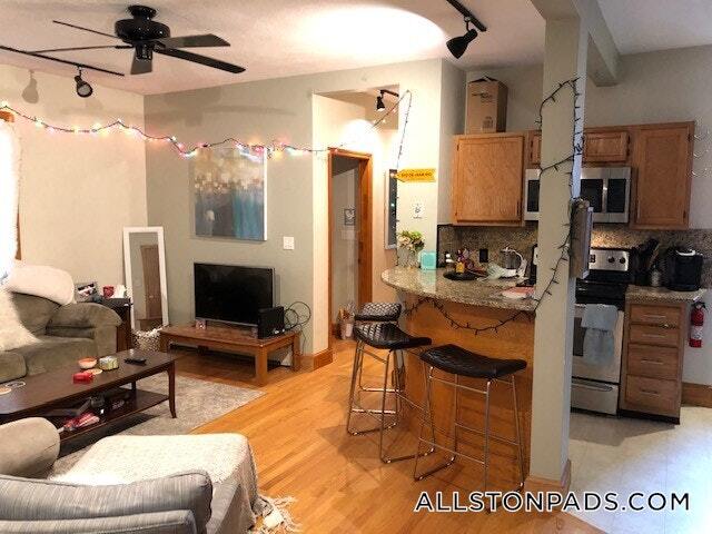 Building Photo - 77 Easton St