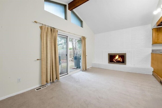 Building Photo - 28314 James Dr