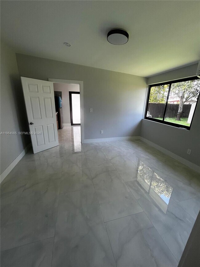 Building Photo - 801 NW 35th Ave