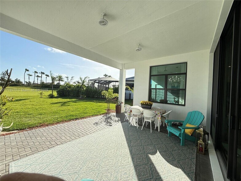 Building Photo - 11460 SW Pietra Way