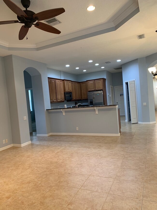 Building Photo - 12705 Penguin Dr