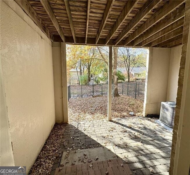 Building Photo - 1327 Peachtree View NE