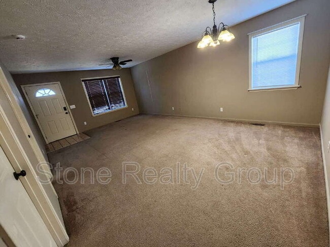 Building Photo - 4832 Pine Ridge Ct