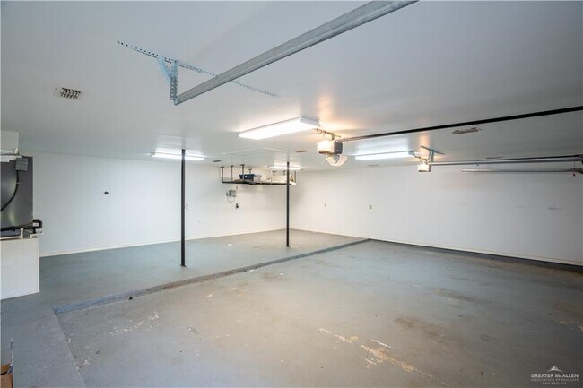 Building Photo - 2405 San Alejandro St