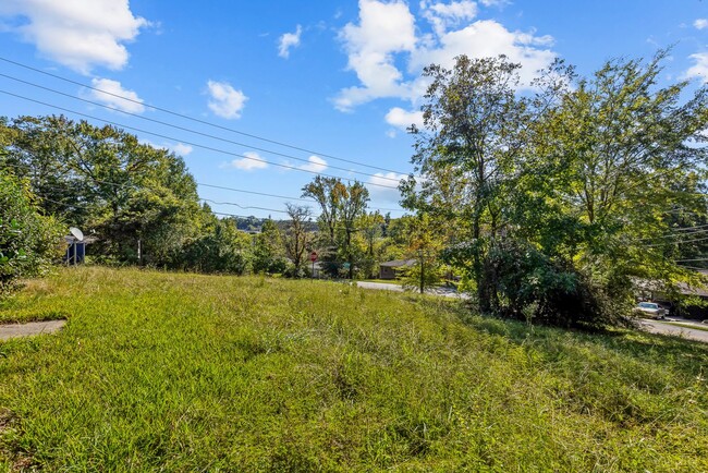 Building Photo - Newly renovated 3 bedroom, 1 bath home